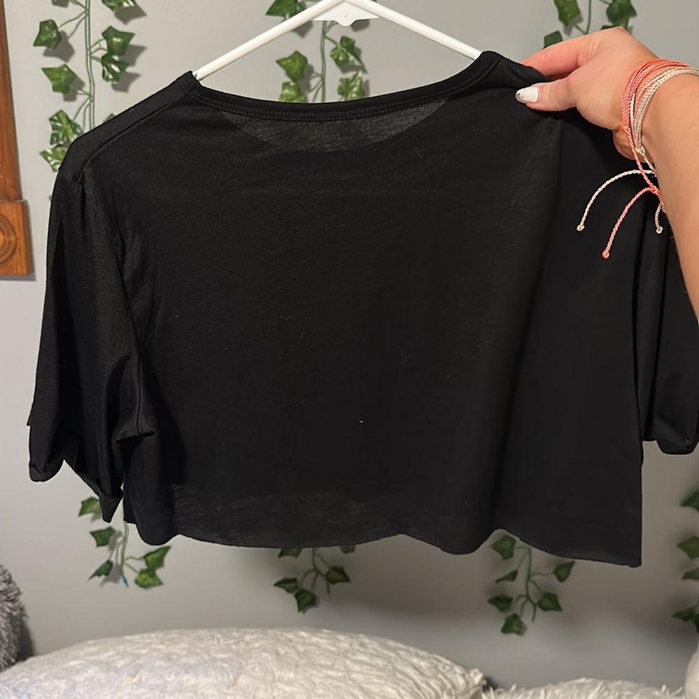 crop tee - Picture 2 of 2